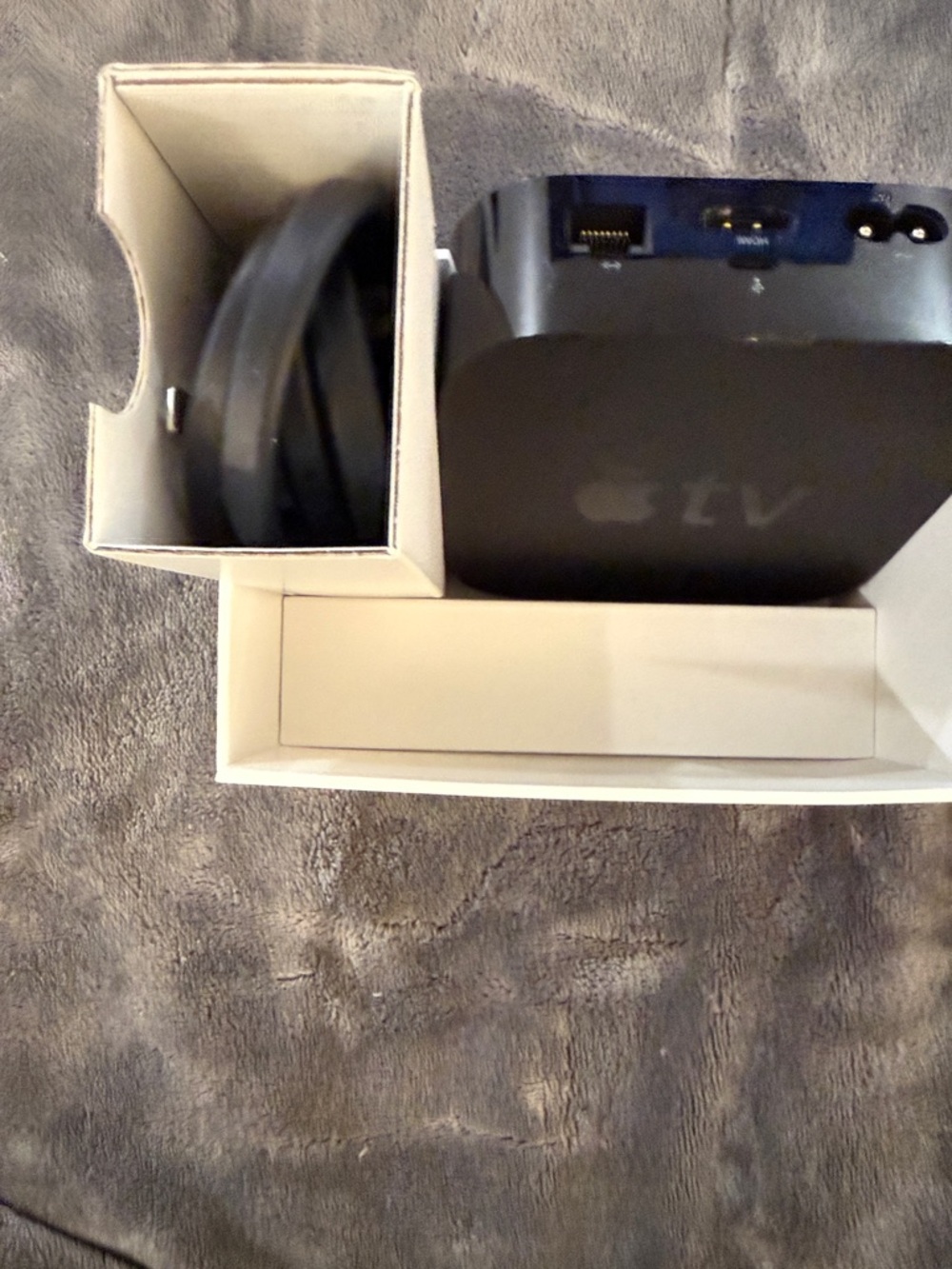 Apple TV 4K Media Player in Black No Remote - Picture 3 of 3